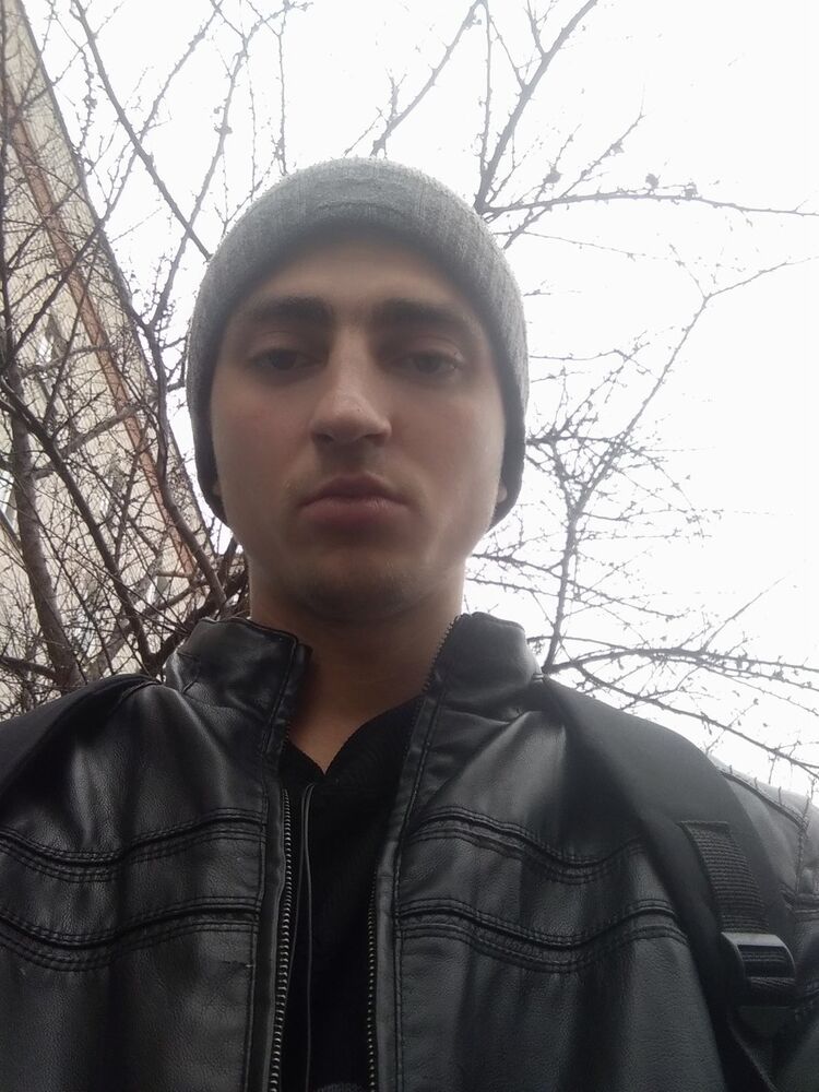  18368292  Sacha, 29 ,    