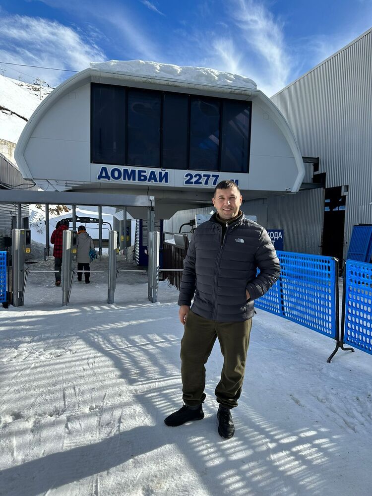  40053762  Pavel, 36 ,    