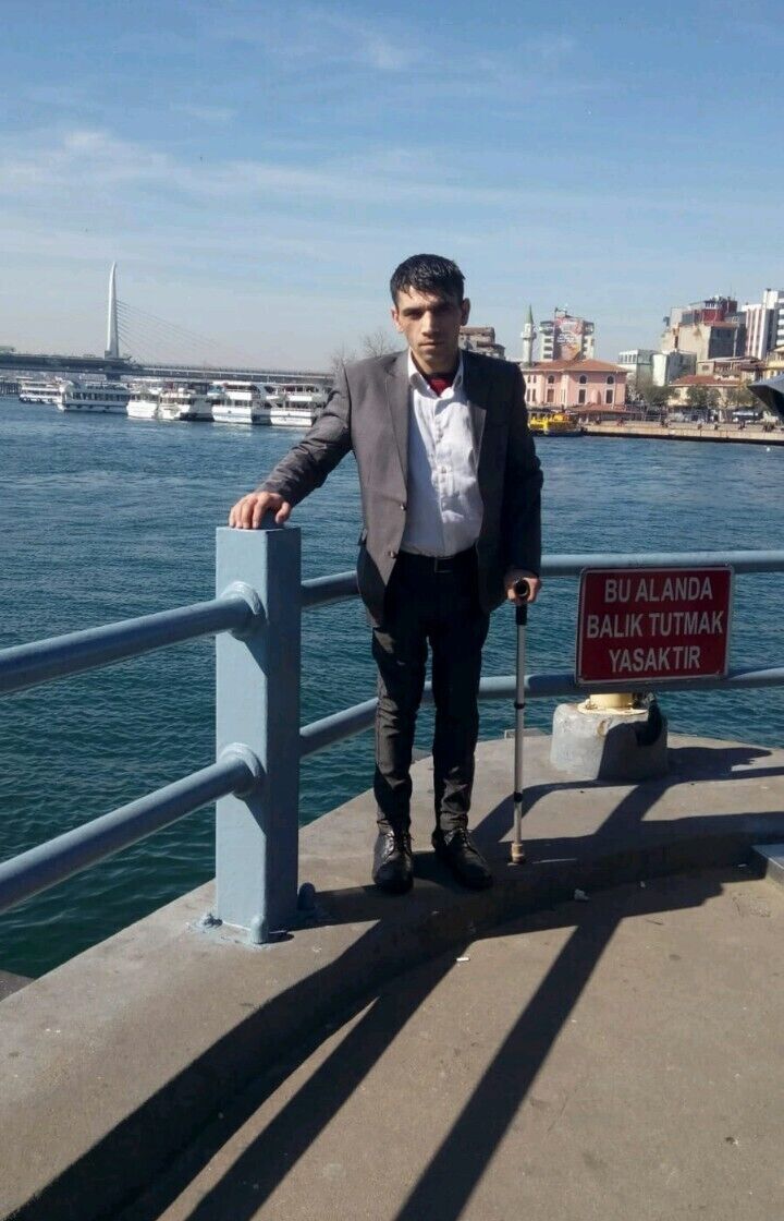  21093122  Majid, 38 ,    ?