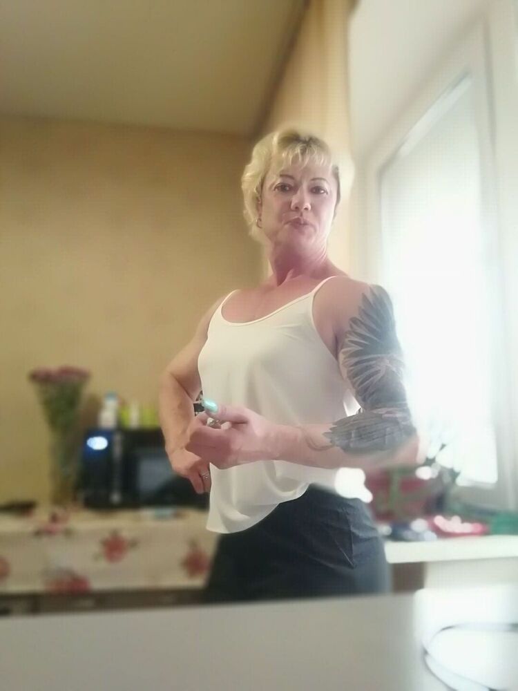  50071022  Anna, 49 ,    