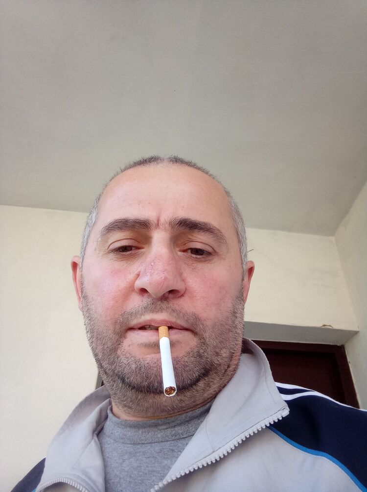  24254102  Lado, 47 ,    