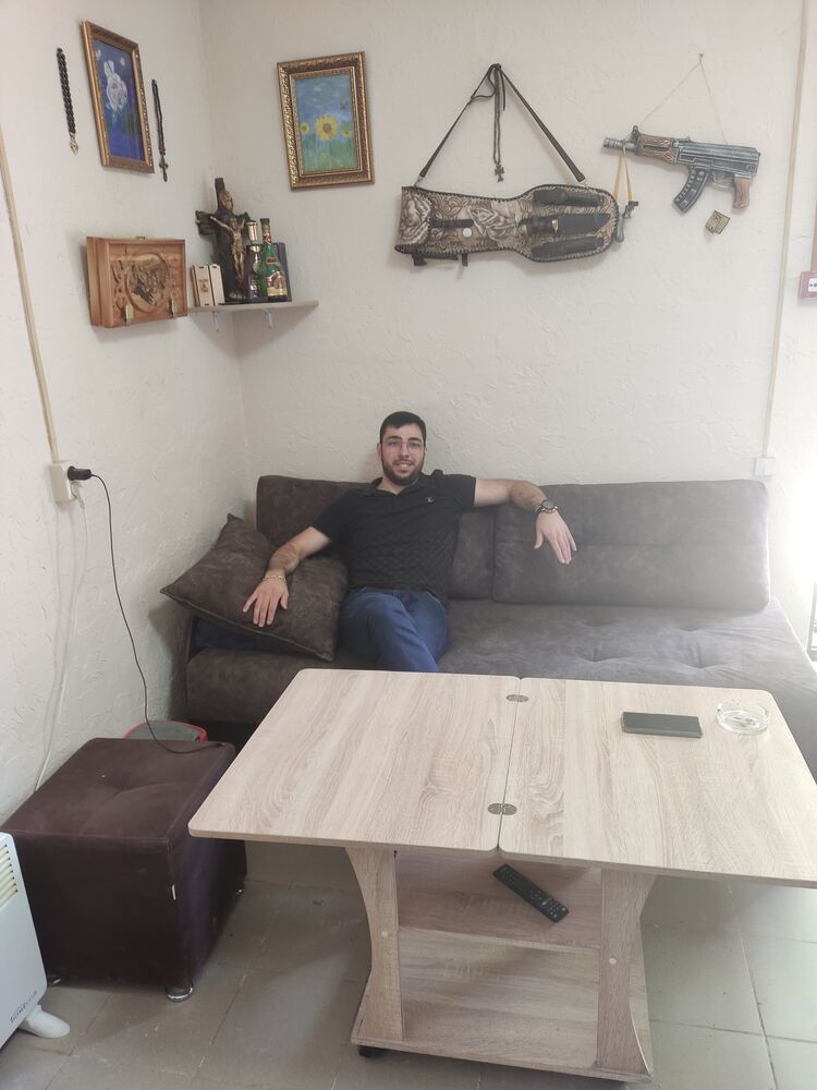  ,   Gagik, 26 ,   ,   
