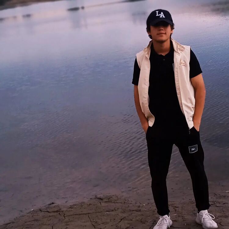  ,   Ilya, 21 ,   ,   
