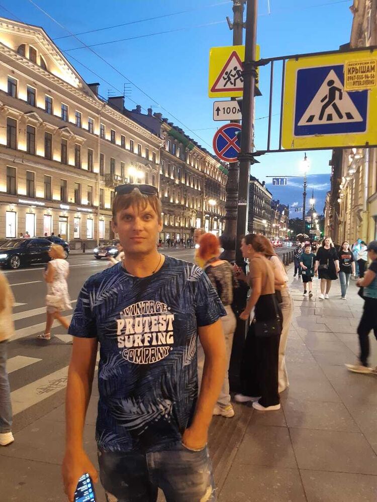  29309312  Alex, 42 ,    -