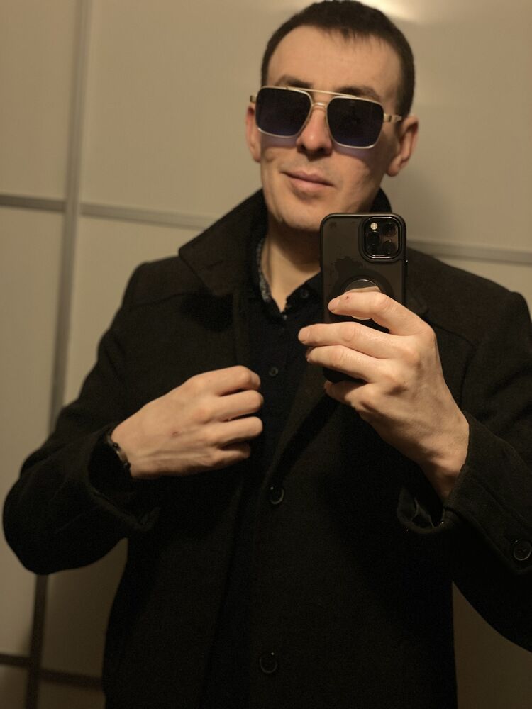  Gliwice,   Ihor, 35 ,   ,   