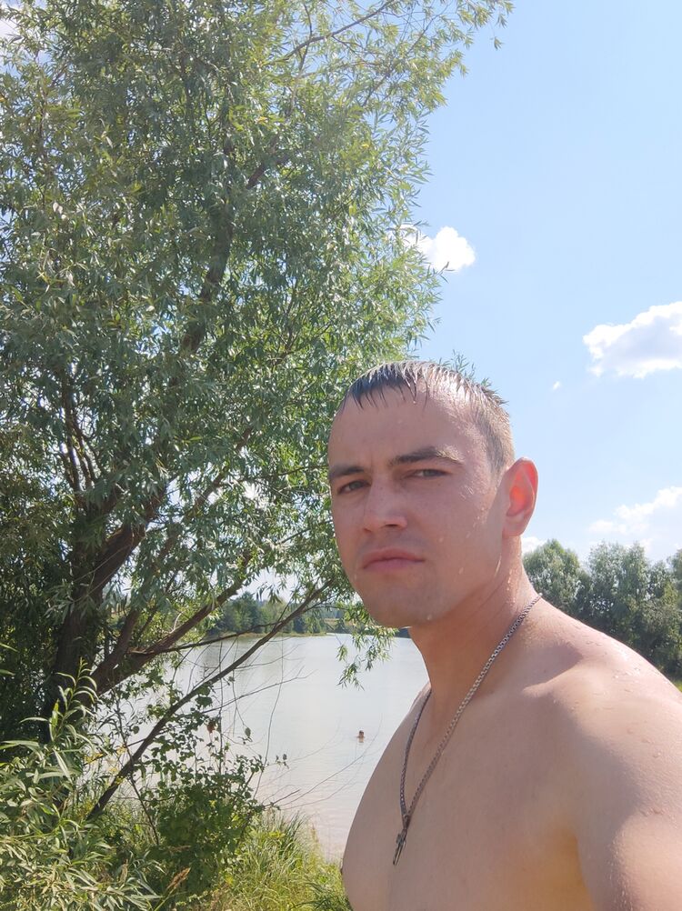  35608572  , 30 ,    