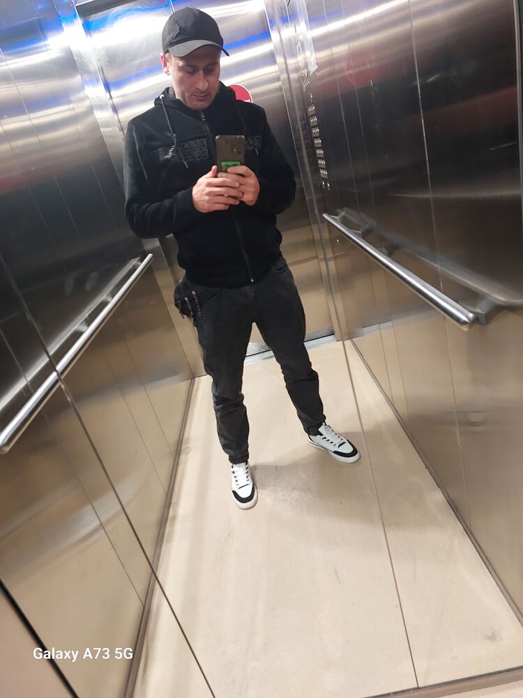 ,   Artur, 35 ,   ,   , 