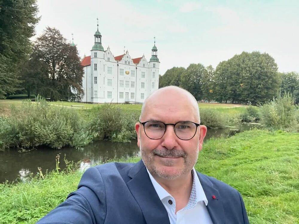  ,   Nikita, 55 ,   c 