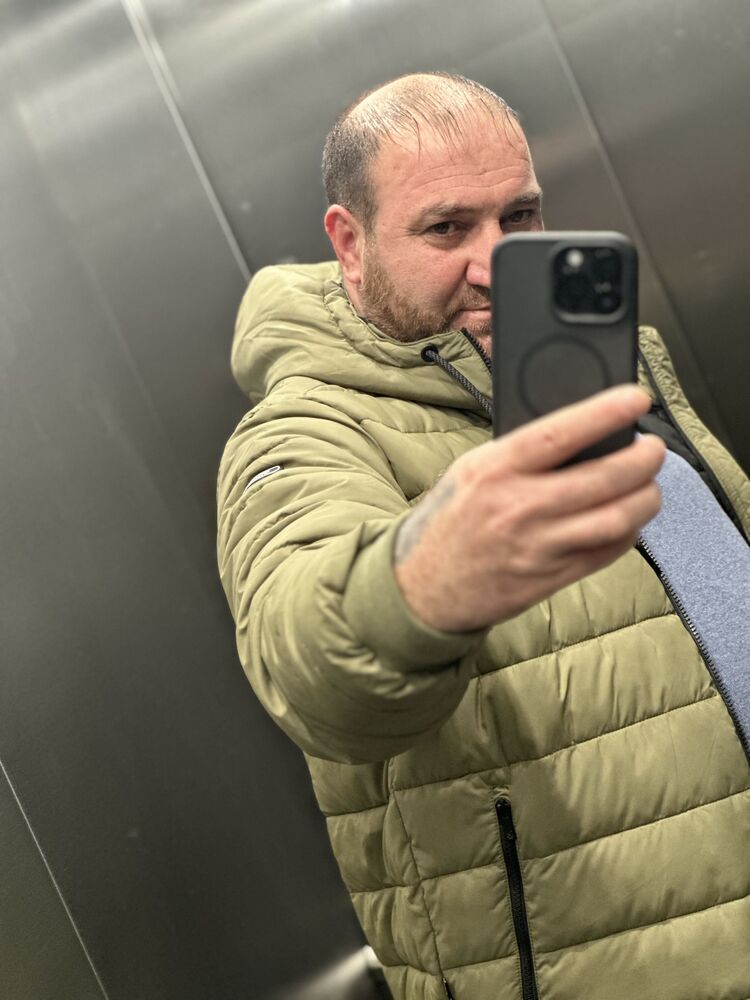  41972682  Ruslan, 42 ,    