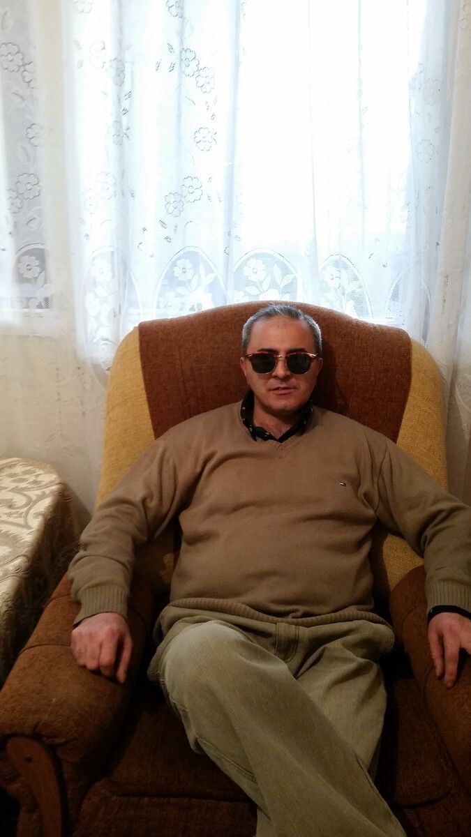  5901332  Tiko, 52 ,    