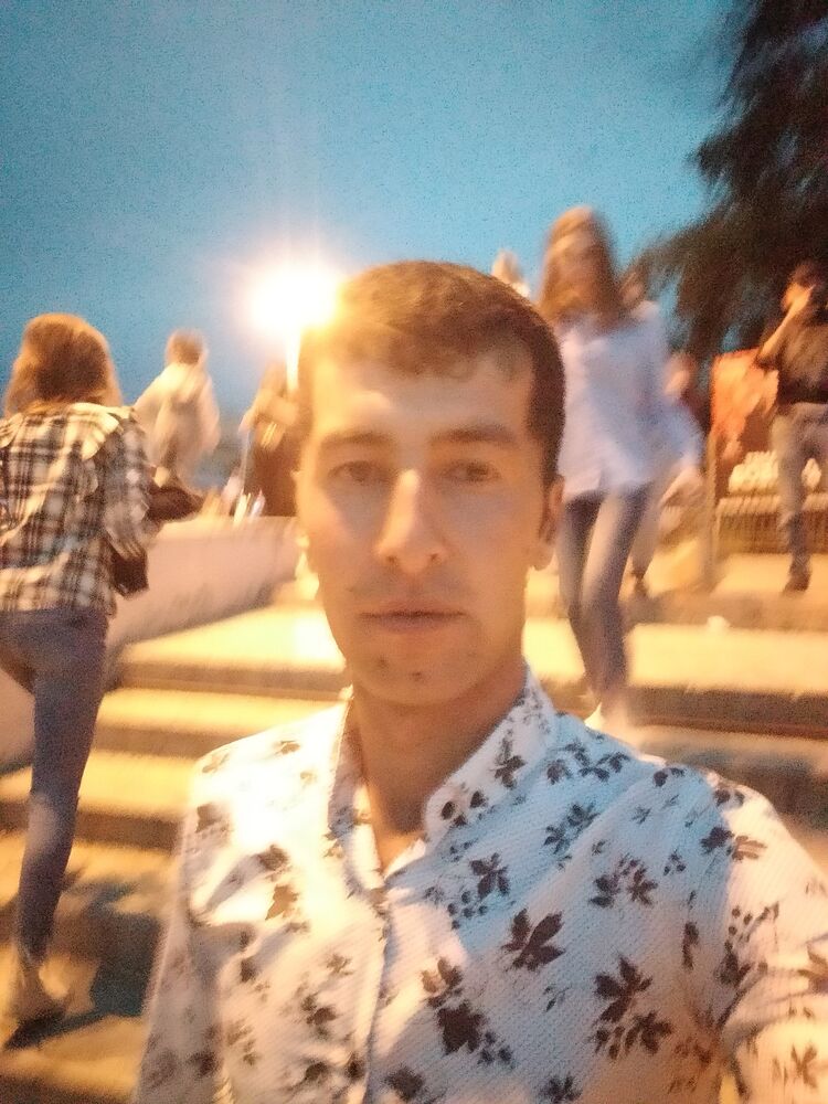  27069052  Surajbek, 30 ,    