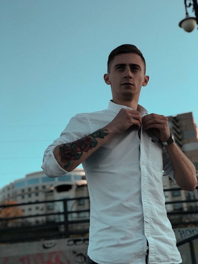  35372082  Kwinmax, 28 ,    