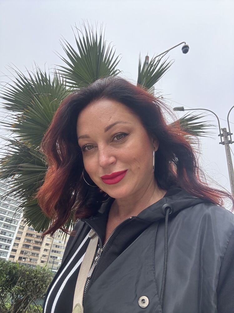  54061662  Elena, 43 ,    