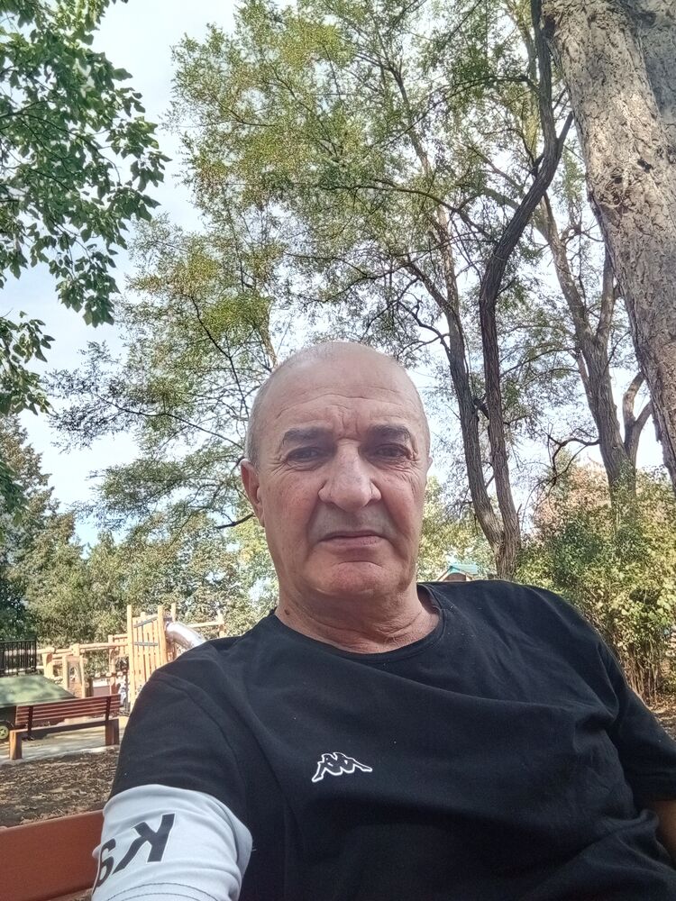  46742482  , 61 ,    