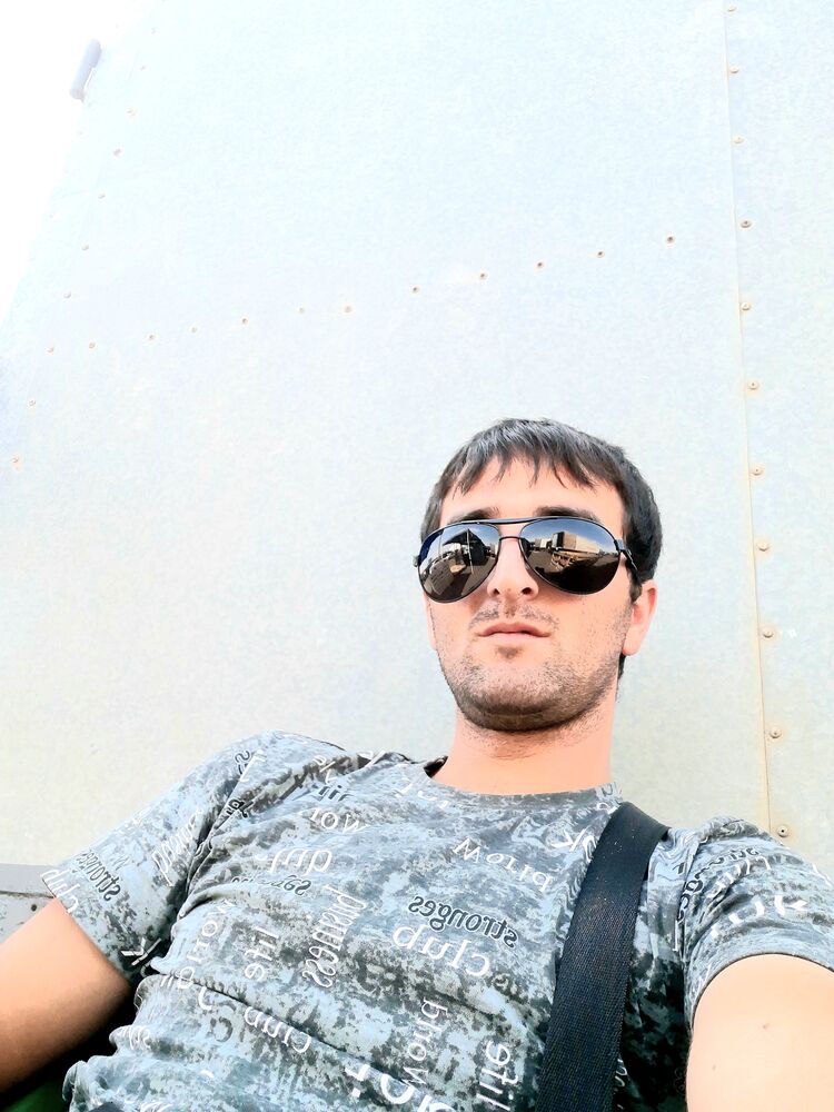  --,   Ali, 40 ,   ,   