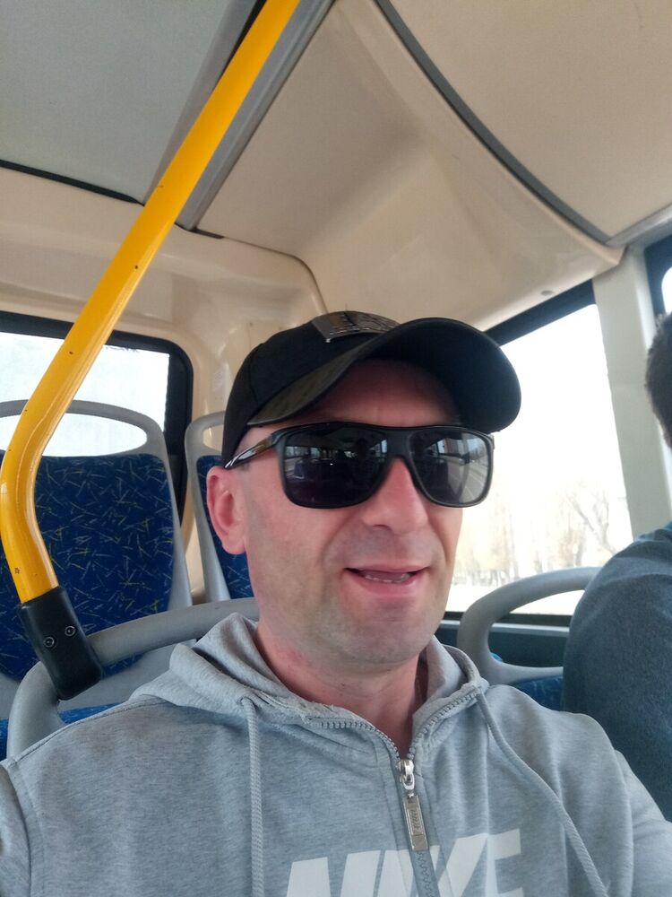  21022842  , 45 ,    