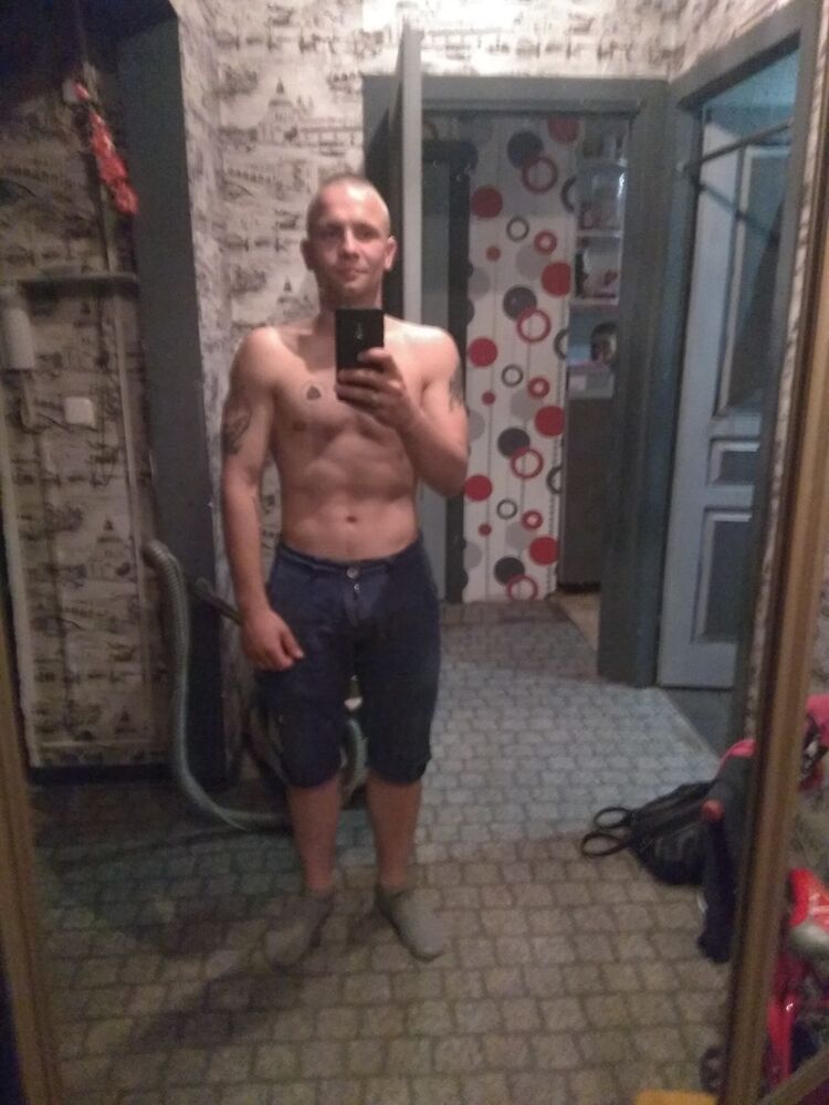  19203692  Alex, 26 ,    