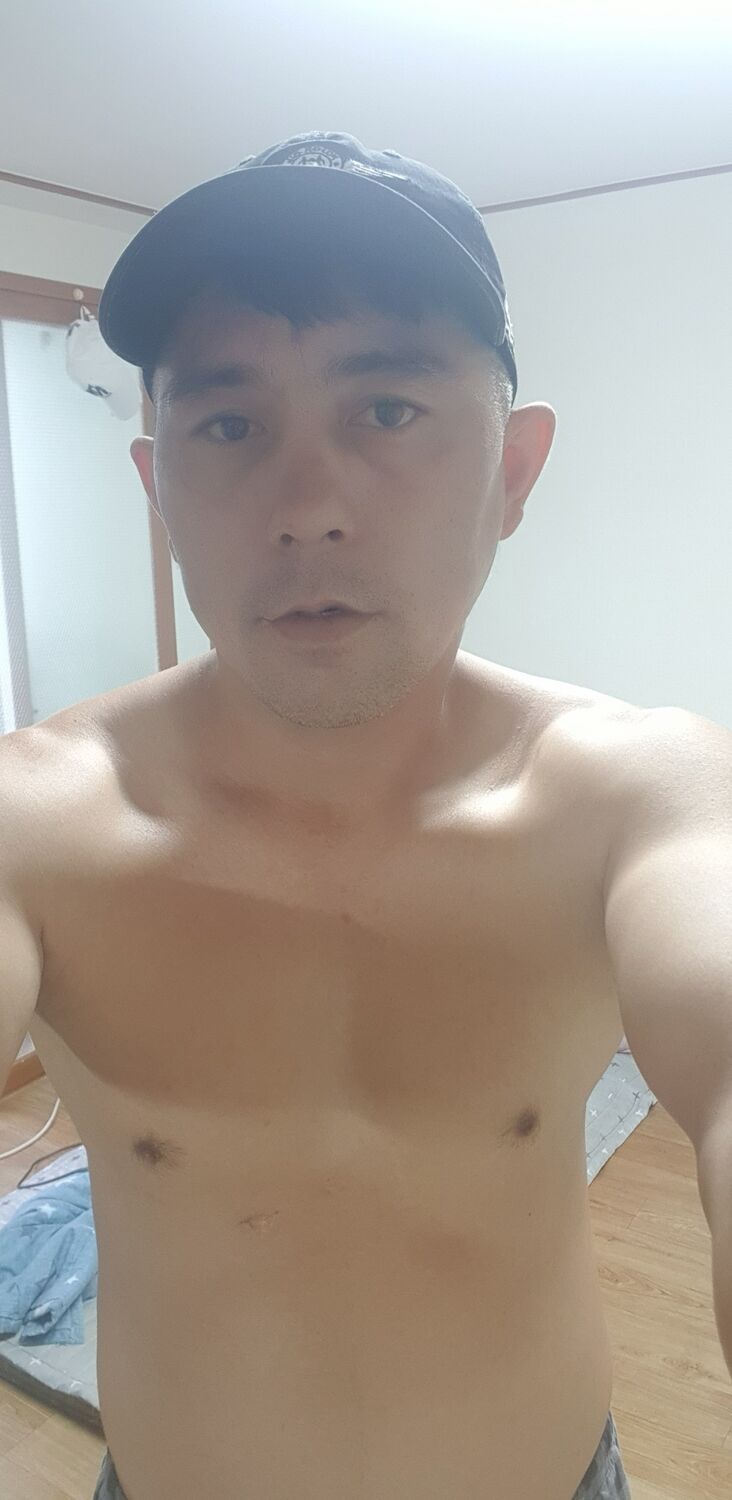  54368442  Maks, 31 ,    Ch'ongju