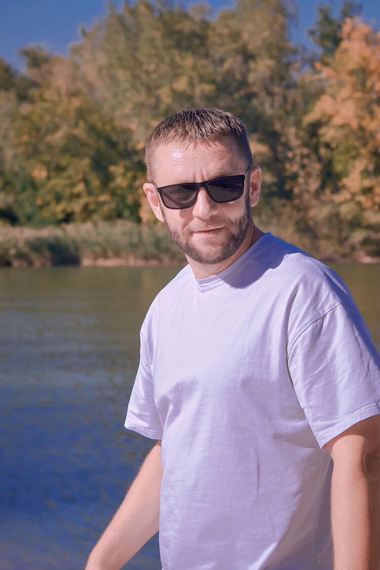  ,   Ruslan, 35 ,   ,   