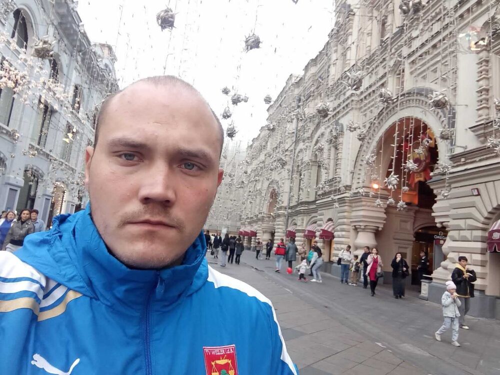  41433342  Aleksandr, 22 ,    --