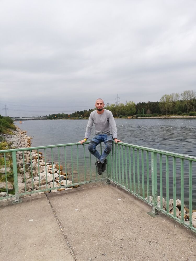  Dortmund,   , 39 ,   ,   , c 
