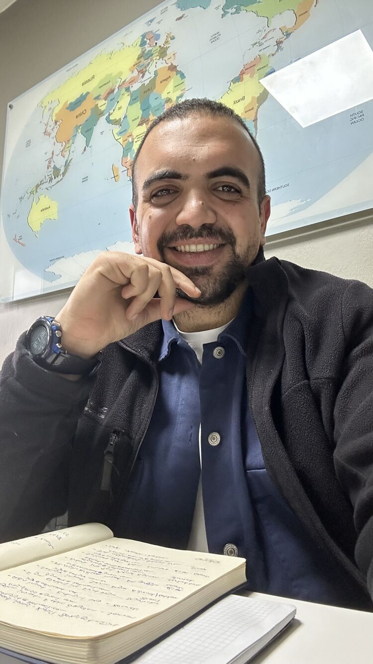  47390642  Burak, 28 ,    