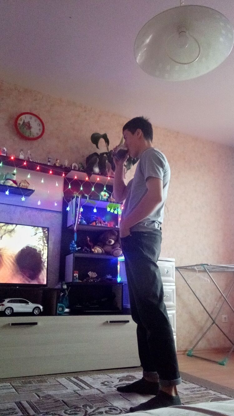  -,   Ali, 25 ,   ,   