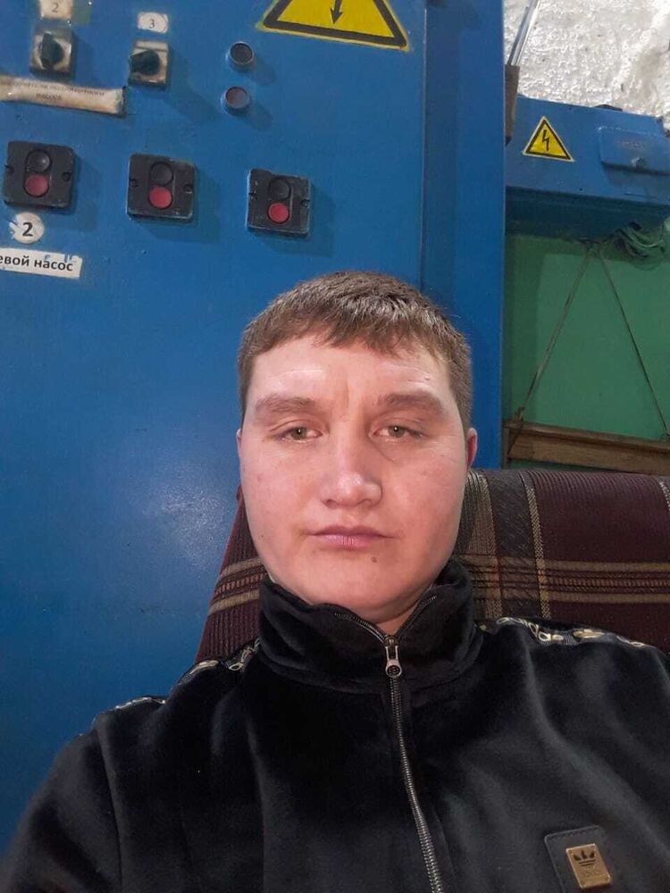  ,   Ashat , 34 ,     