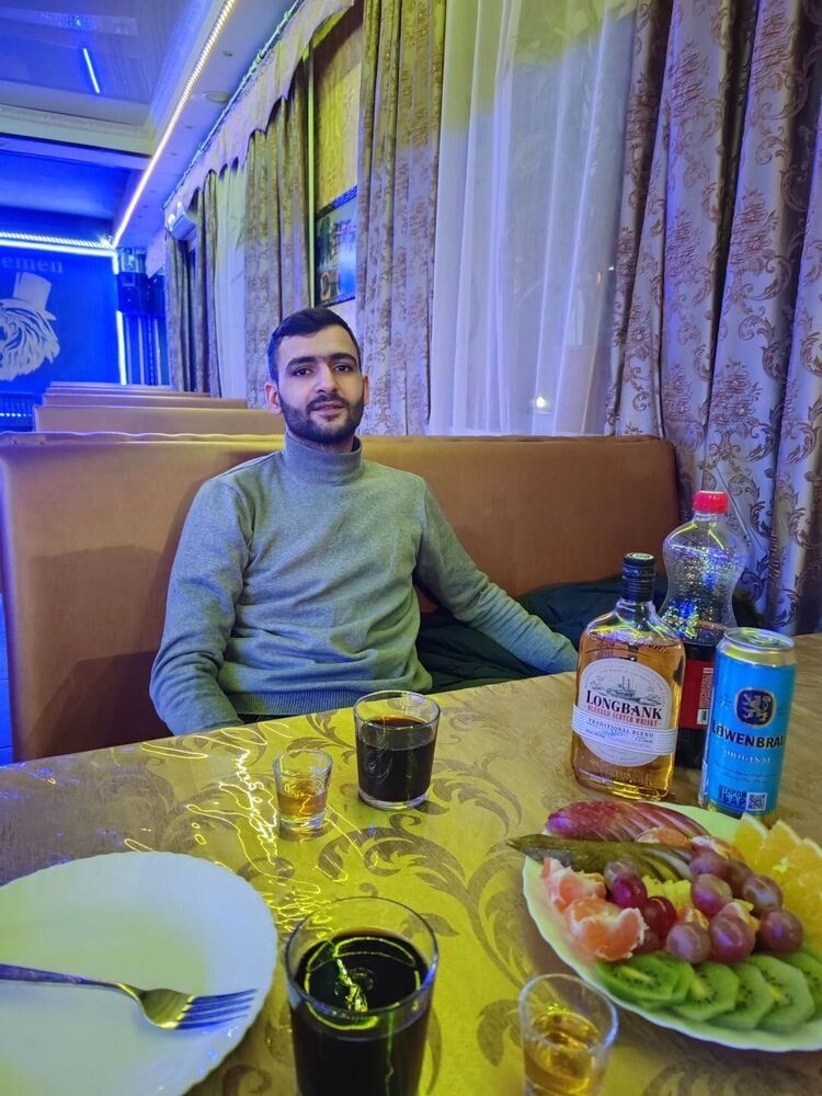  ,   Ruslan, 28 ,   ,   