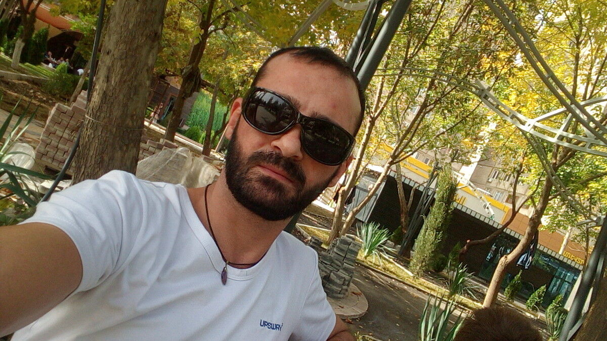  8361302  Armen, 37 ,    