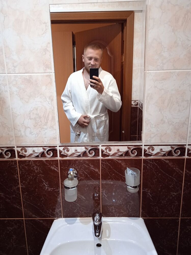  36473212  Denis, 27 ,    
