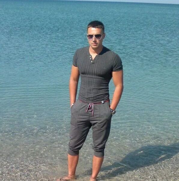  35697682  KONSTANTIN, 43 ,    