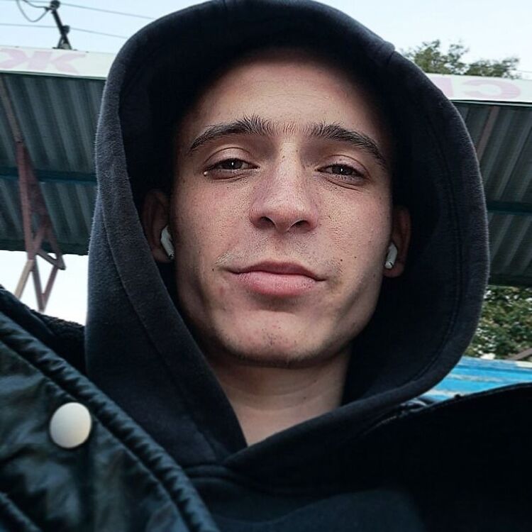  31737992  , 25 ,    