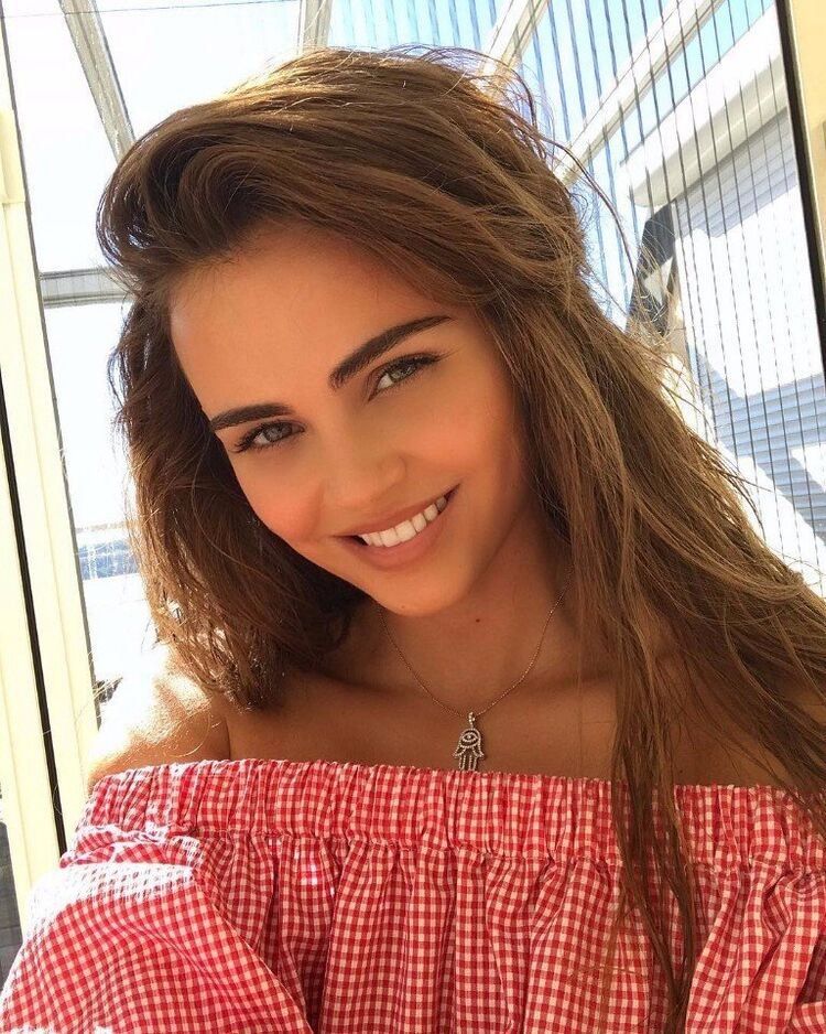  51684662  Anna, 25 ,    