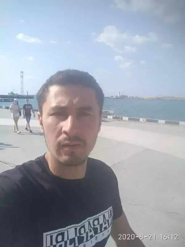  21305982  Husrav, 32 ,    