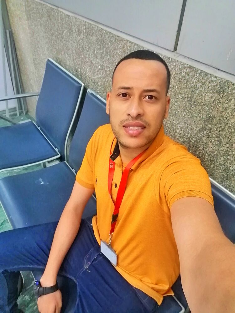  27997742  Mohamed, 30 ,    