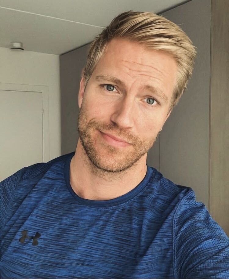  50275772  Emmanuel, 51 ,    