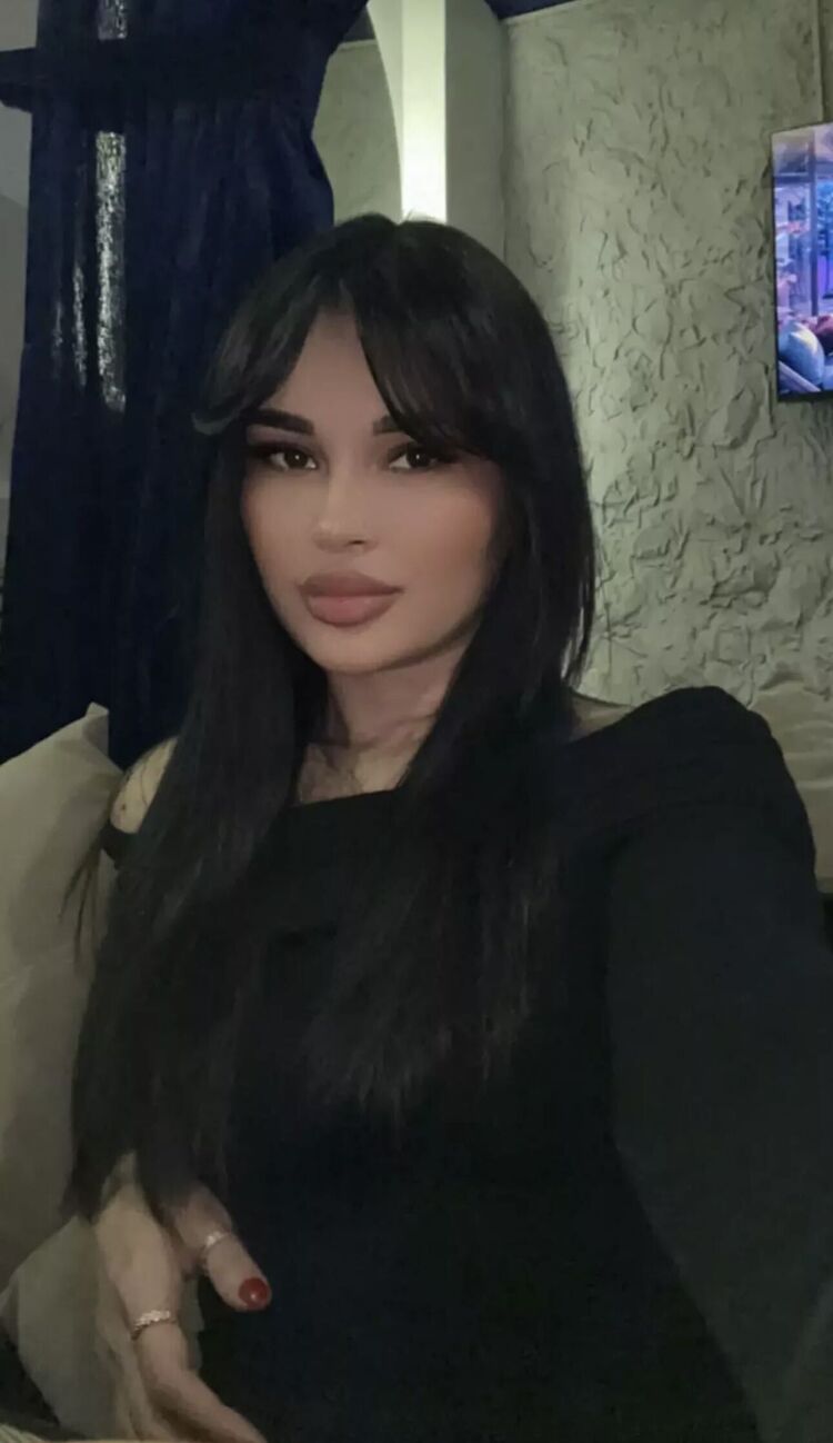  47950772  Queen, 34 ,    