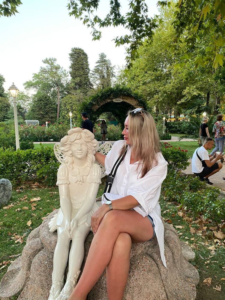  ,   Nadin, 48 ,   ,   