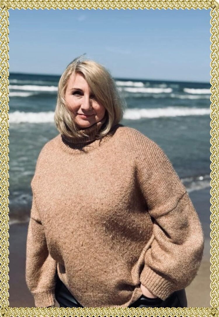  53187472  Natalia, 49 ,    