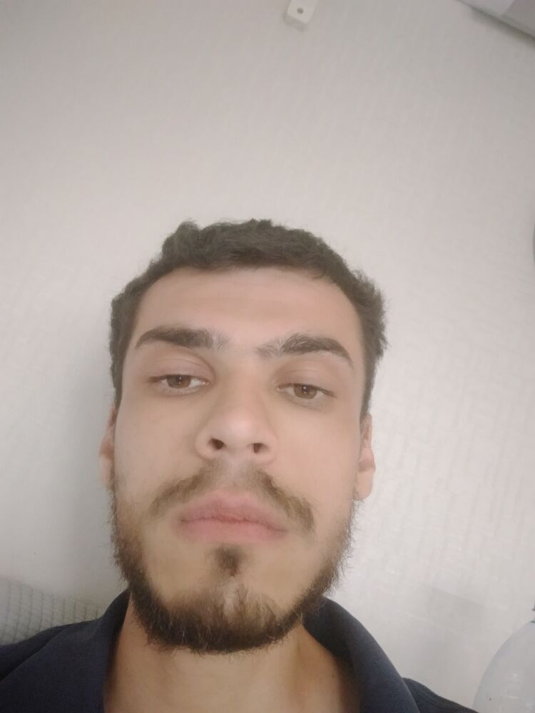  44930132  Robert, 28 ,    