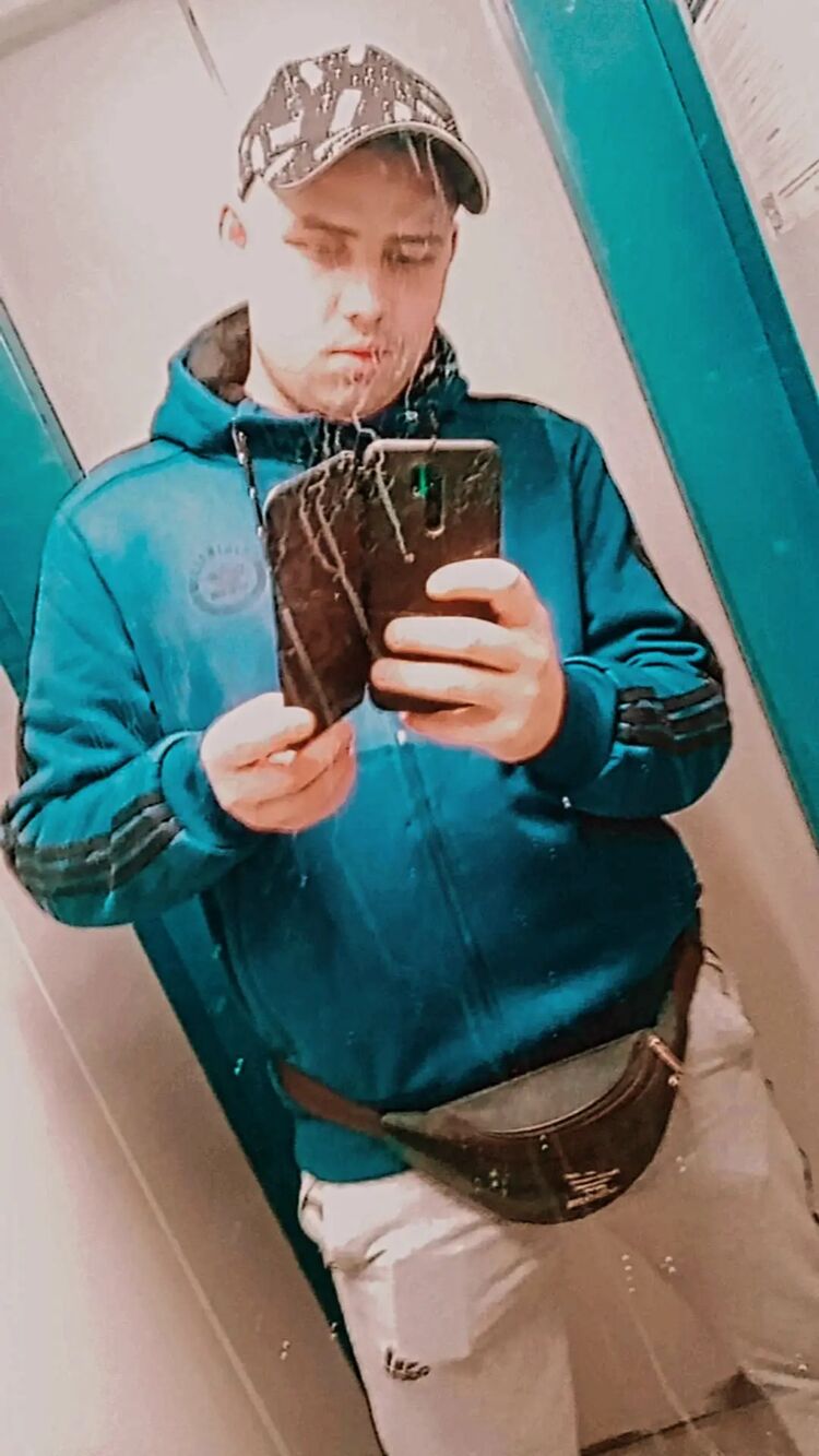  40979942  , 24 ,    