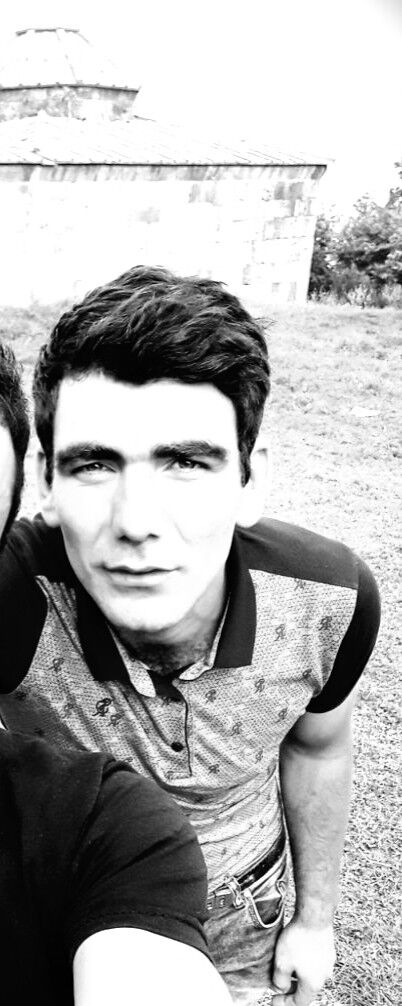  16853232  Rafayel, 37 ,    