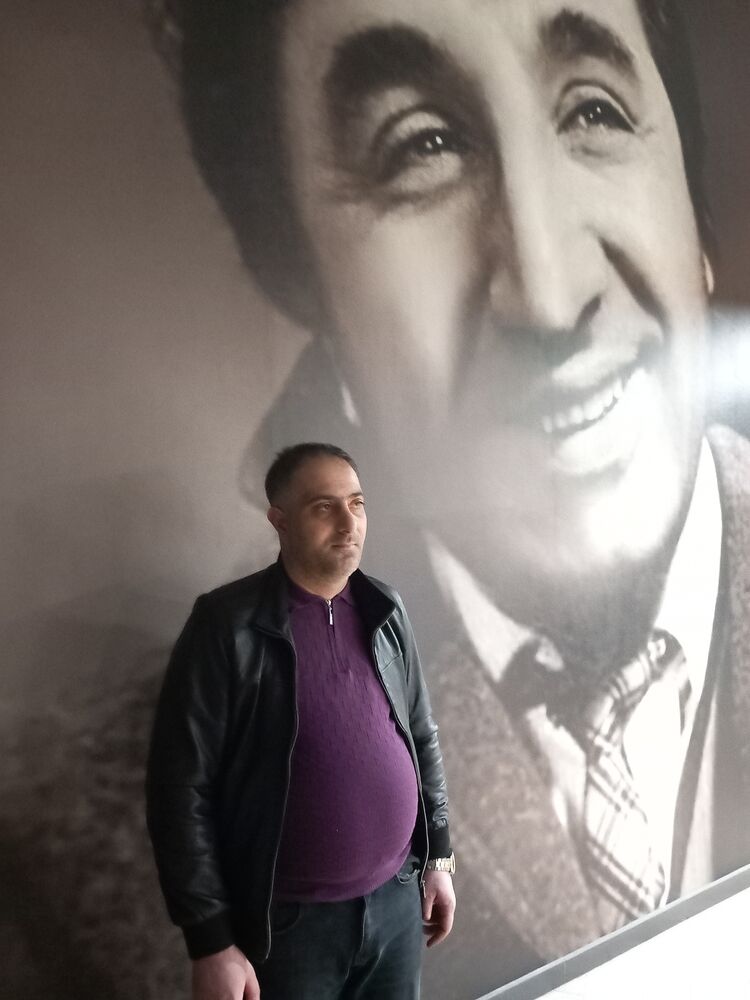  38707202  Hovhannes, 45 ,    