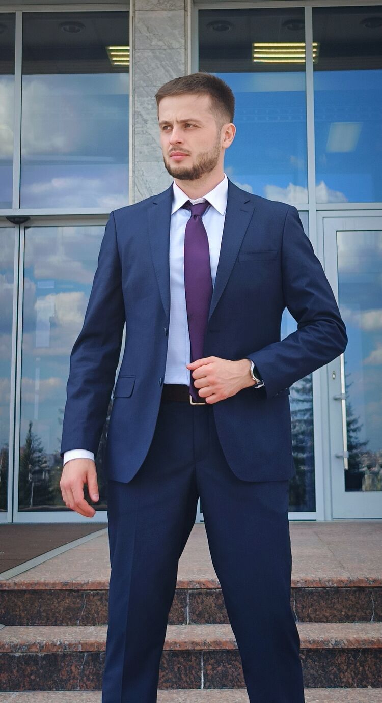  53048472  , 34 ,    --