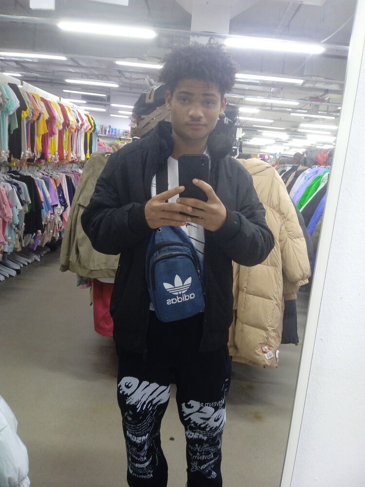  47296942  Samuel, 20 ,    