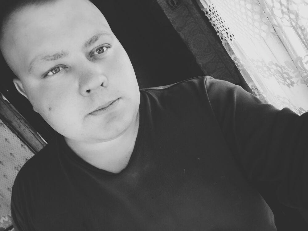  43570362  Yevgeniy, 26 ,    