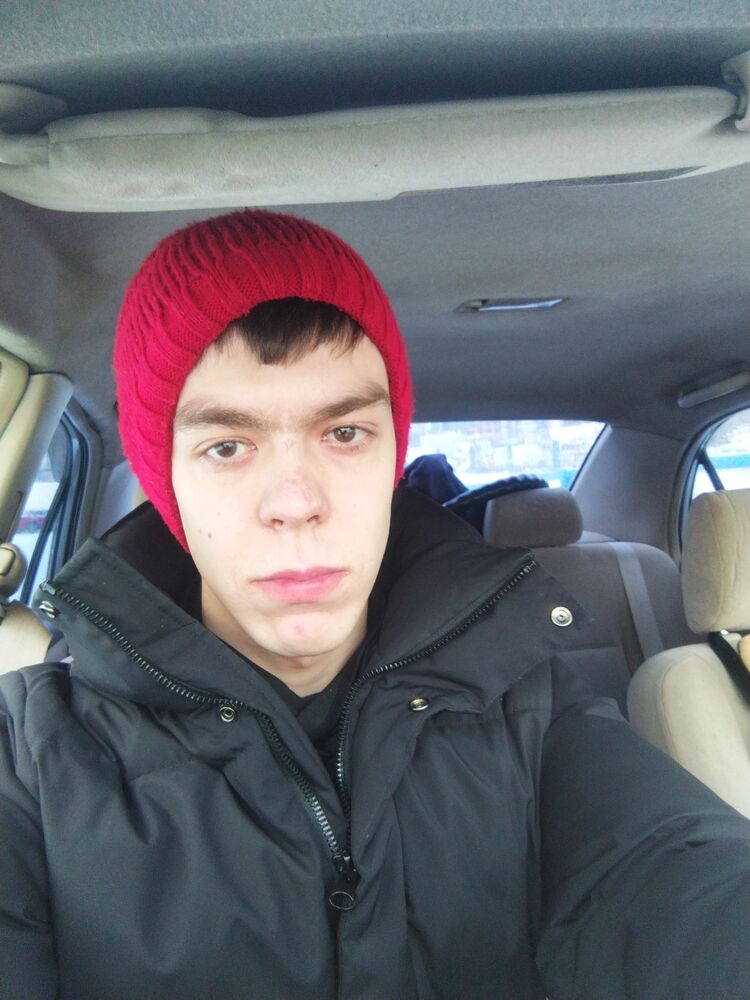  41169382  Eduard, 23 ,    