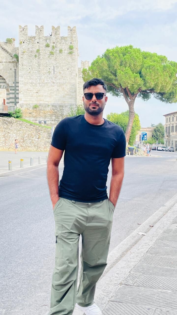  45563512  Haseeb, 29 ,    