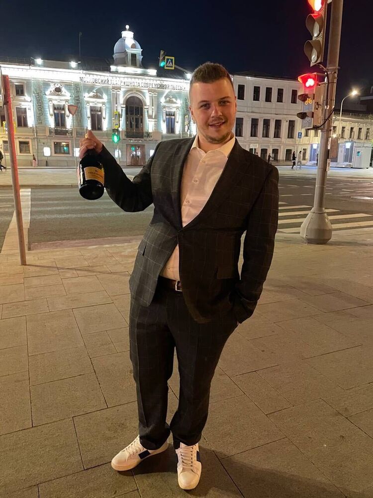  36437012  Victor, 32 ,    